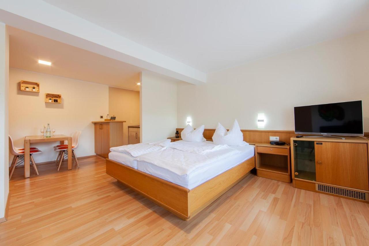 Appartementhaus Eifeladventures Berlingen Екстериор снимка