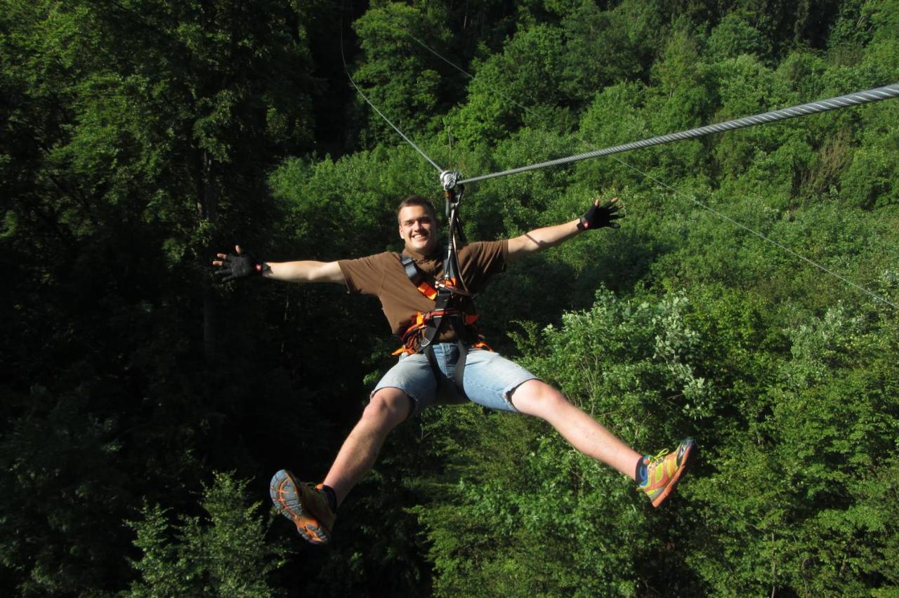 Appartementhaus Eifeladventures Berlingen Екстериор снимка