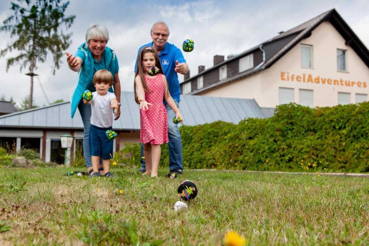 Appartementhaus Eifeladventures Berlingen Екстериор снимка